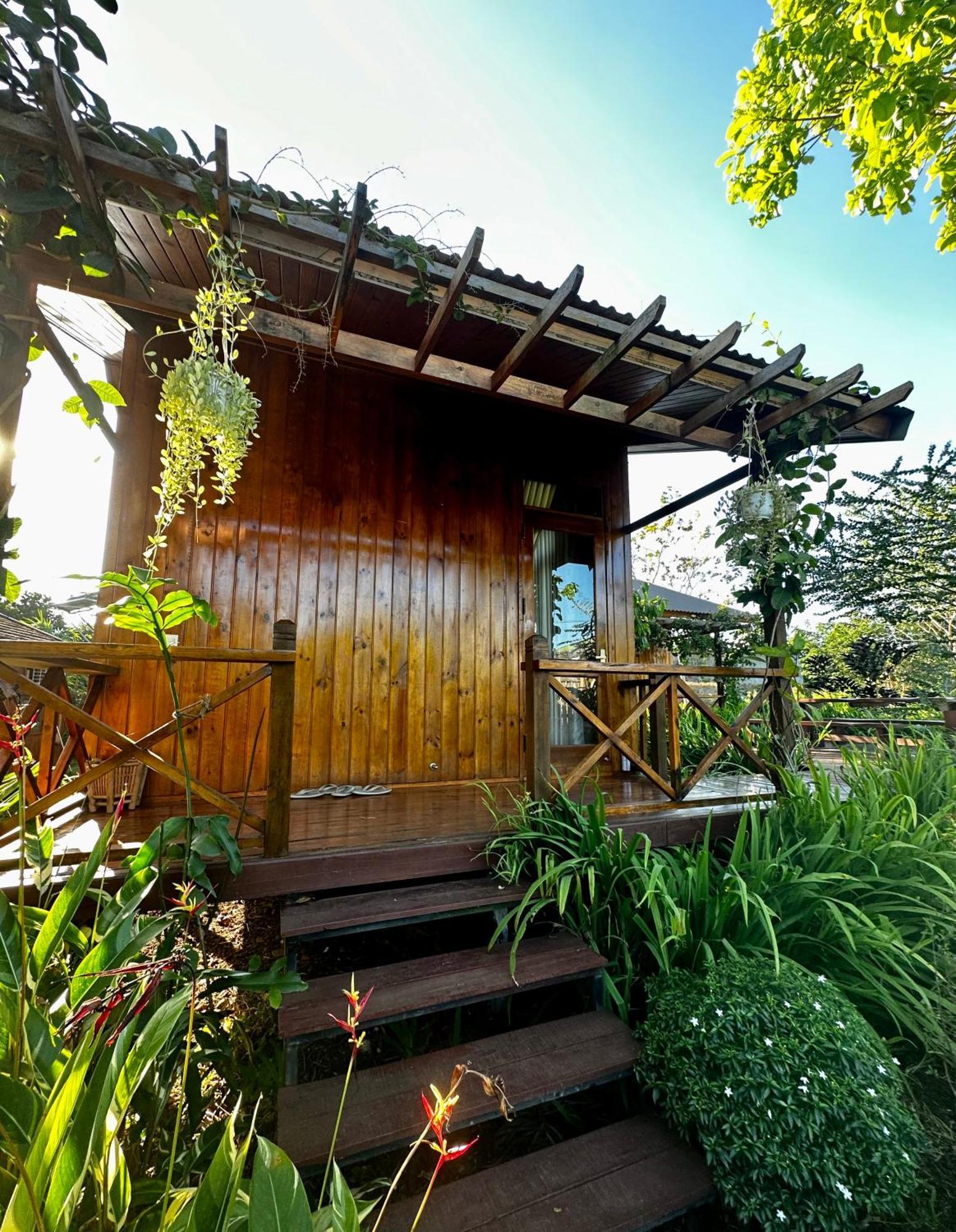 Dugiang Homestay Buon Ma Thuot Bagian luar foto